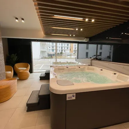 Blekit - Baseny, Sauny, Jacuzzi, Silownia, Bilard, Sala Zabaw, Parking, Do Plazy 400m Plaskie Dojscie