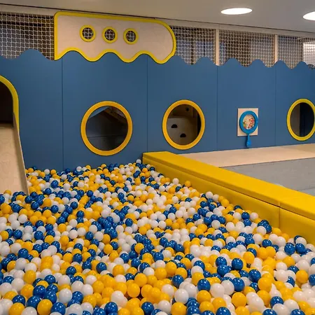 Blekit - Baseny, Sauny, Jacuzzi, Silownia, Bilard, Sala Zabaw, Parking, Do Plazy 400m Plaskie Dojscie Jastrzębia Góra